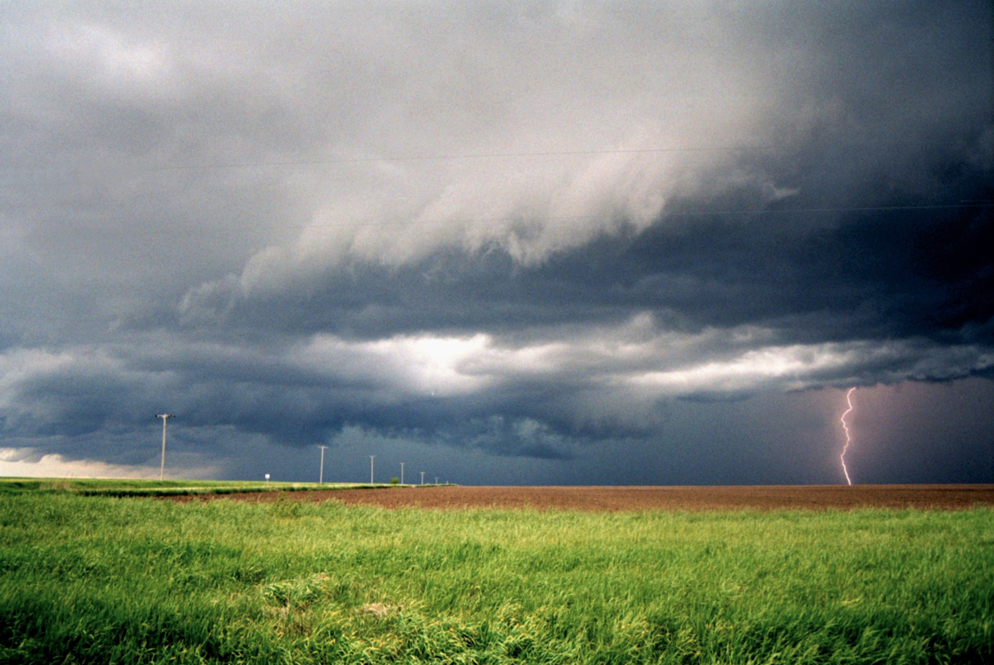 Photo of lightning taken south Waverly, KS, by Michael Kennedy, MD